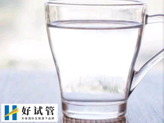 试管移植成功后如何护理(图1) 多喝水有利于身体代谢和排毒